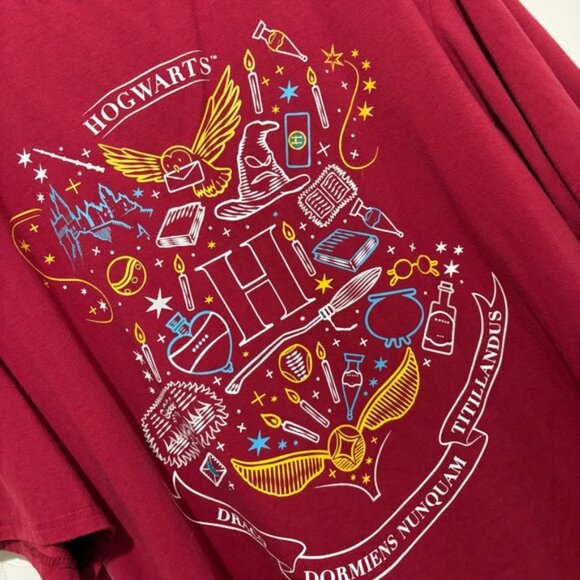 SHEIN Curve x Harry Potter Hogwarts red oversized graphic t-shirt (0XL) - Picture 2 of 4
